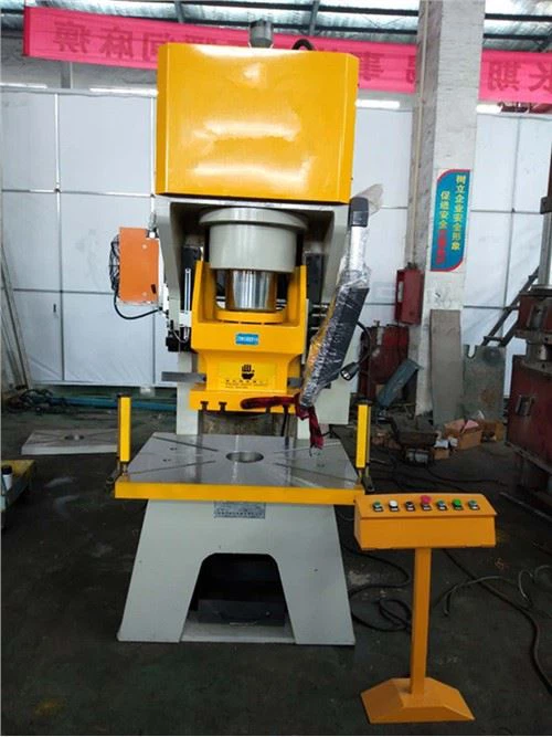 200T Szybka prasa hydrauliczna